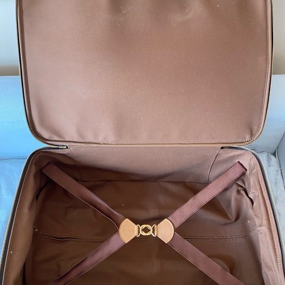 - Authentic Louis Vuitton pegase 55 monogram carry on - Picture 7 of 8